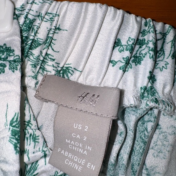 H&M floral pleated Maxi Skirt - Picture 2 of 3